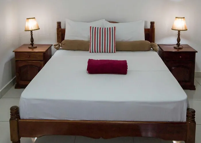 Emma's And Self-catering Au Cap (Mahe)